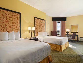 Ramada Plaza Macon Hotel Стая снимка